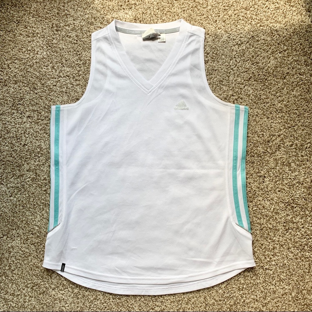 🛍 2/$15 Size M adidas Racerback Tank